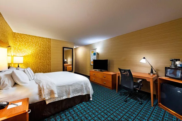 غرفة بسريرين كوين بحوض استحمام لذوي الإعاقة، Fairfield Inn by Marriott Battle Creek 3/7