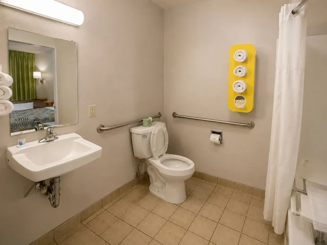 غرفة قياسية بسرير كينج لذوي الإعاقة، Motel6 Morehead, KY 6/6