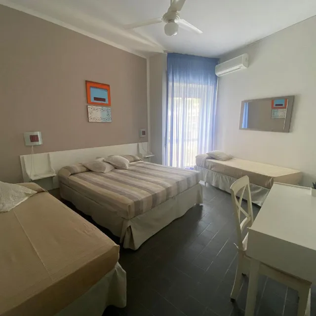 غرفة رباعية، Hotel Anna 3/7