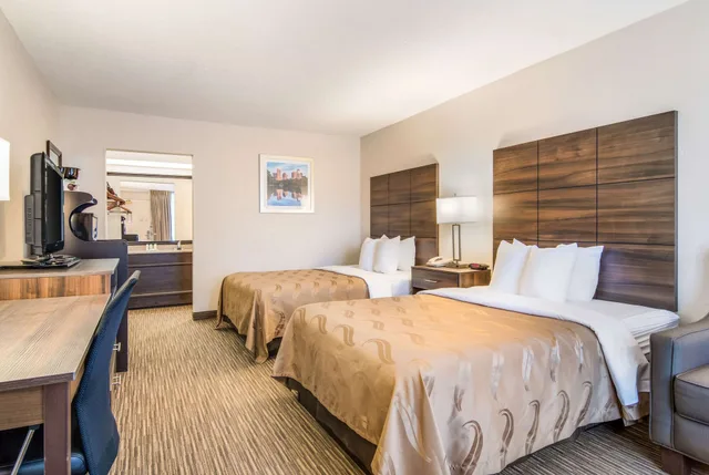 غرفة قياسية بسريرين مزدوجين للمدخنين، Quality Inn Suwanee I-85 1/3
