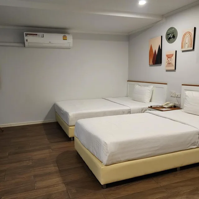 غرفة سوبيريور بسرير كوين، J Place Hotel by ZUZU 1/9