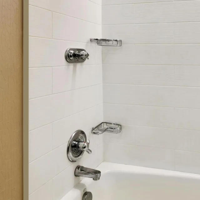 جناح بسرير كينج مع سرير سحّاب إضافي مع أريكة، Springhill Suites Provo 3/4