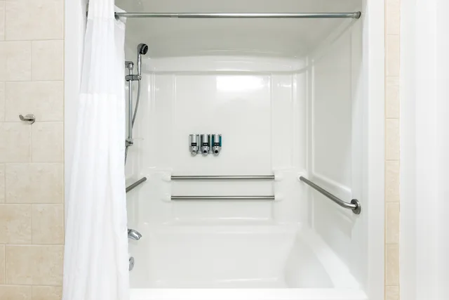 Ramble, Single, Queen Bed, Accessible، Gravity Haus Truckee-Tahoe 4/4