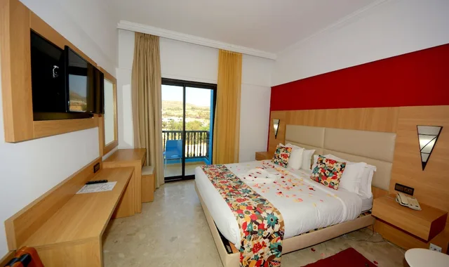 غرفة قياسية بسرير كينج، Hotel Oasis and Spa 2/9