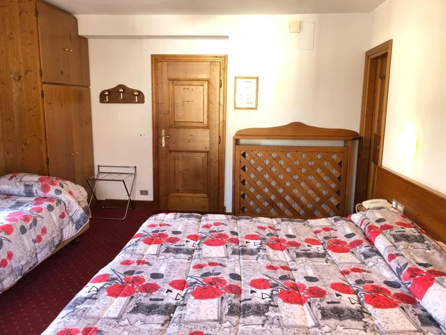 غرفة ثلاثية، Majoni Hotel 3/9