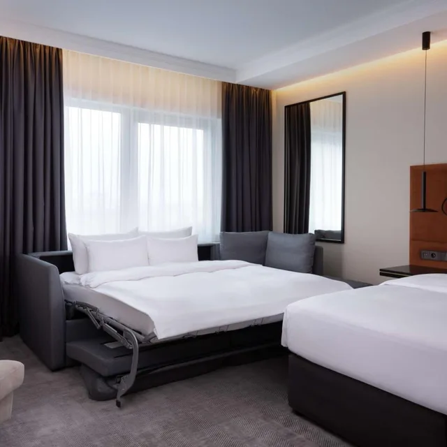 جناح جونيور مع دخول الصالة، Radisson Collection Hotel Warsaw 3/6