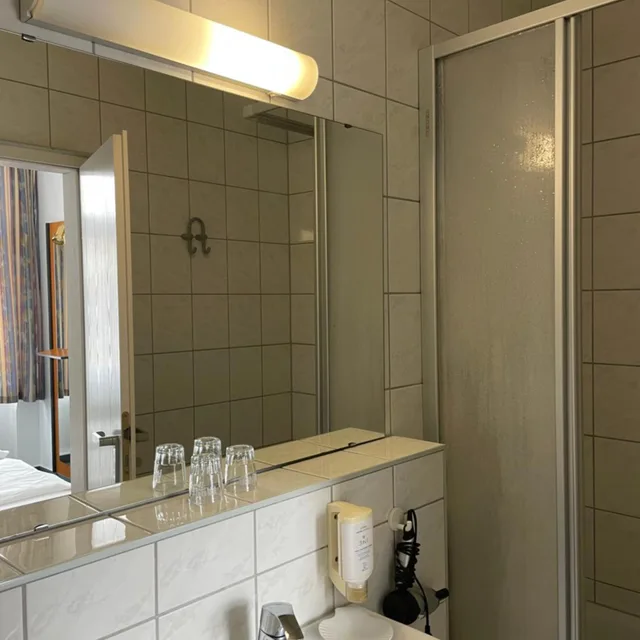 شقة، Hotel Krone 7/7