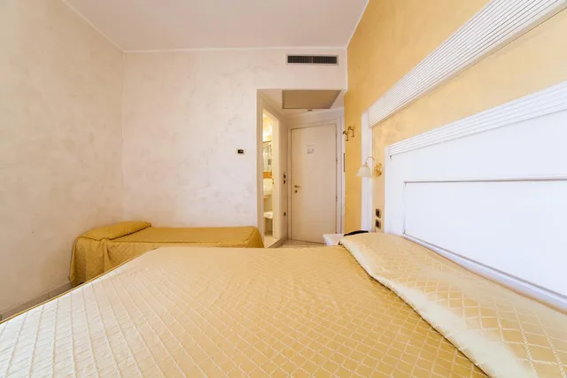 غرفة ثلاثية بإطلالة على البحر، Hotel Diplomat Palace 1/5