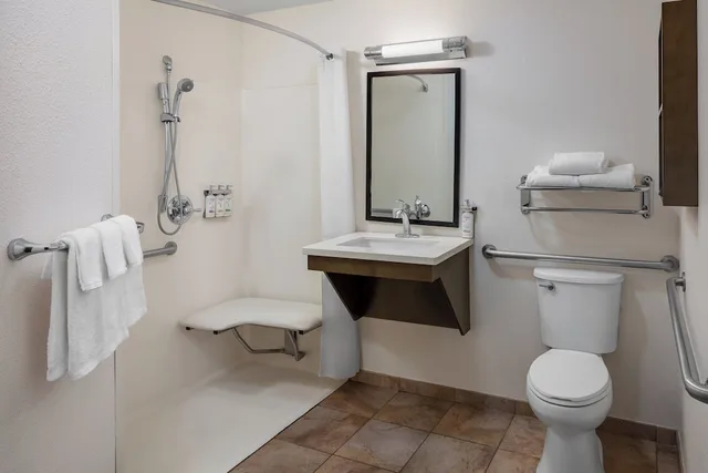 جناح استوديو بسرير كينج، Candlewood Suites Omaha Airport 2/2