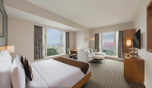 جناح ديلوكس بسرير كينج، Novotel Lucknow Gomti Nagar 4/7