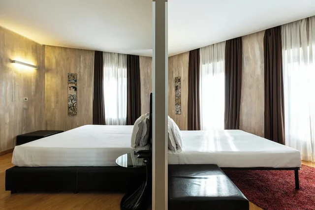 غرفة رباعية بسريرين منفصلين مع أريكة، Hotel Trevi Collection 4/7