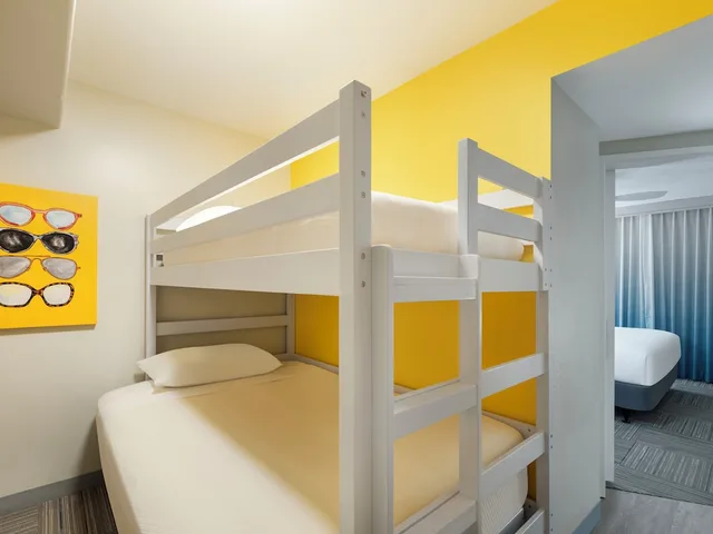 3 Bedrooms, Family Suite, 2 King Beds, Bunk Bed, Accessible, Holiday Inn Resort Orlando Suites - Waterpark 6/10