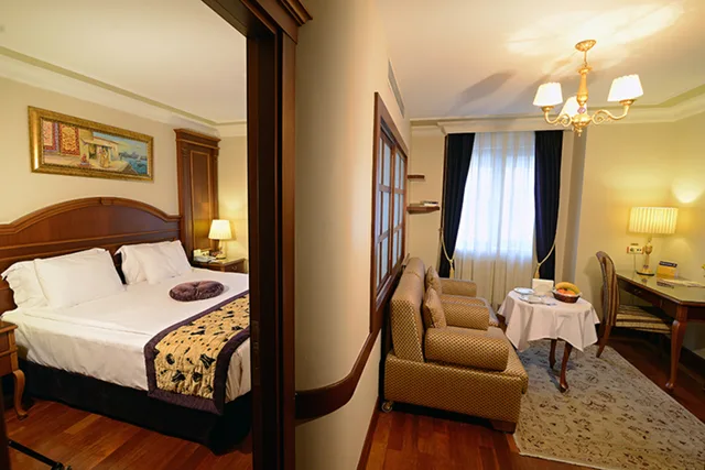 Deluxe, Double Bed, Glk Premier Regency Suites And Spa 1/5