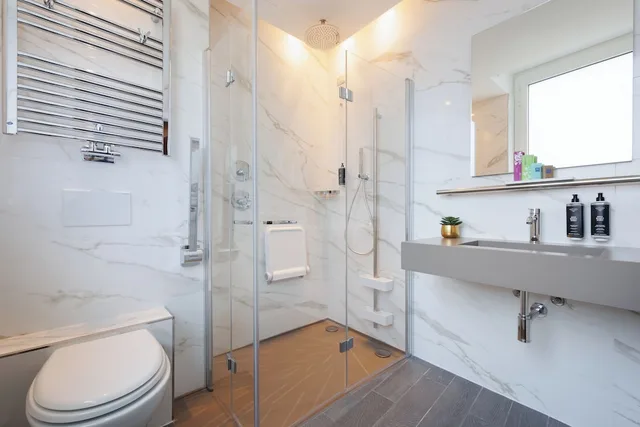 غرفة عائلية بسرير كوين وسرير فردي مع أريكة، iH Hotels Milano Centrale 6/9