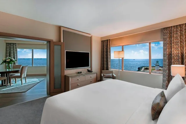 Ocean, Suite, Sea View, Lounge Access، Renaissance Polat Istanbul Hotel 1/3