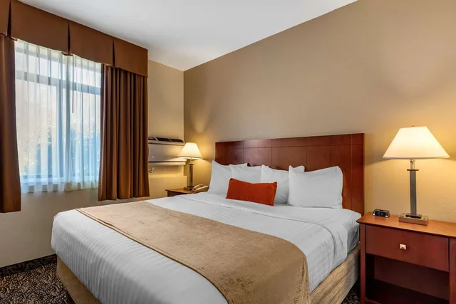 Suite, King Bed, Best Western Plus Boulder Louisville 1/7