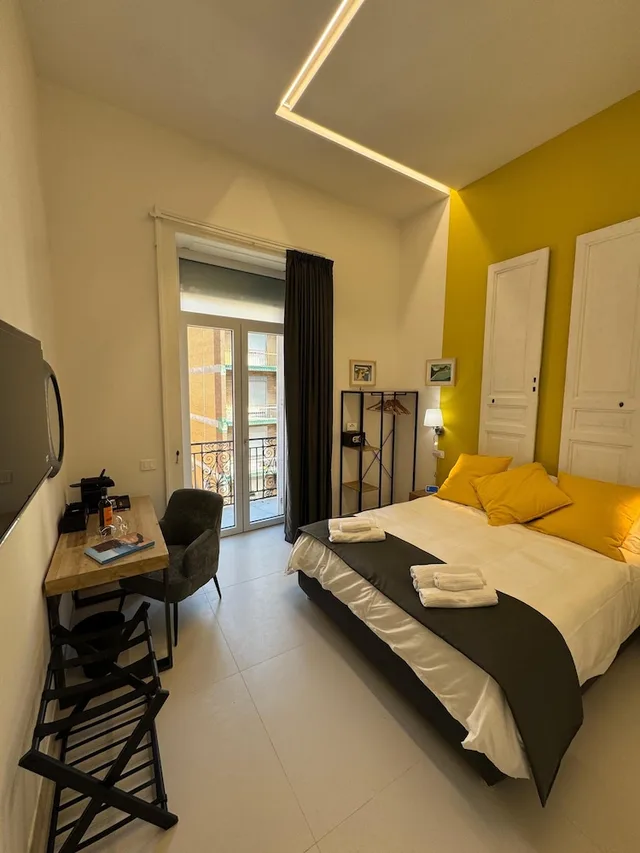 غرفة كومفورت بسرير كينج بإطلالة على المدينة بشرفة، Poerio Station Rooms & Apartment 1/10