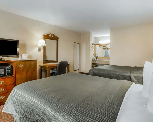 غرفة قياسية بسريرين مزدوجين للمدخنين، Quality Inn Reidsville 2/3