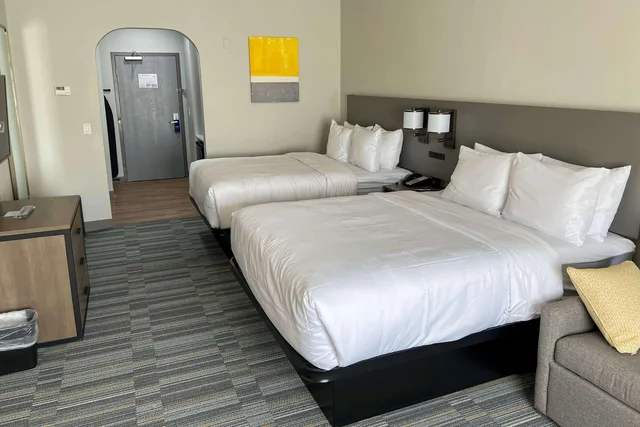 جناح بسريرين كوين لذوي الإعاقة، Comfort Inn and Suites Lubbock TX 1/1
