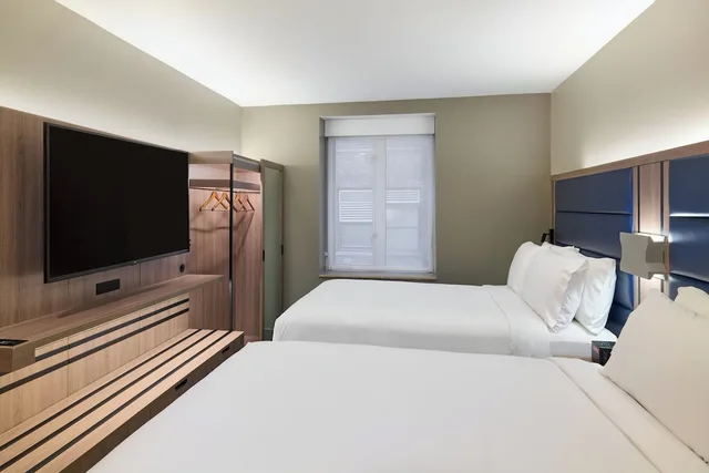 Standard Room 2 Double Beds, Holiday Inn Express - New York City Chelsea 4/10