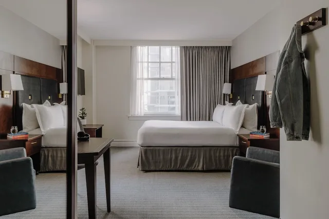 Superior, Queen Bed, Kitchenette, Club Quarters Hotel Downton Houston 1/7