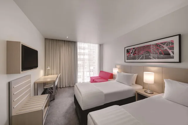 غرفة بسريرين منفصلين، Travelodge Hotel Melbourne Docklands 4/8