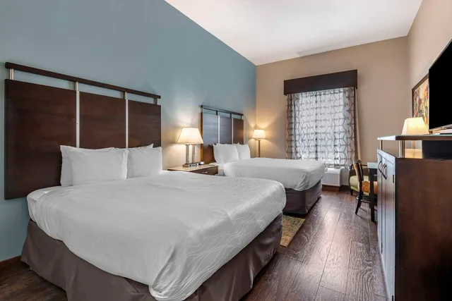غرفة بسريرين كوين لذوي الإعاقة، Best Western Plus Bradenton Gateway Hotel 1/3