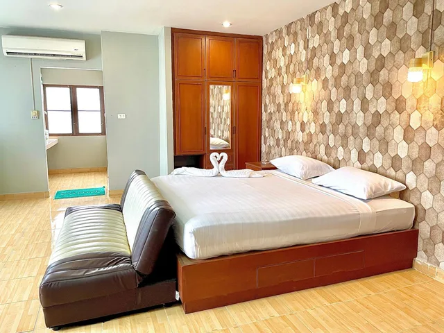 Superior, Triple, Green Beach Pattaya 10/10