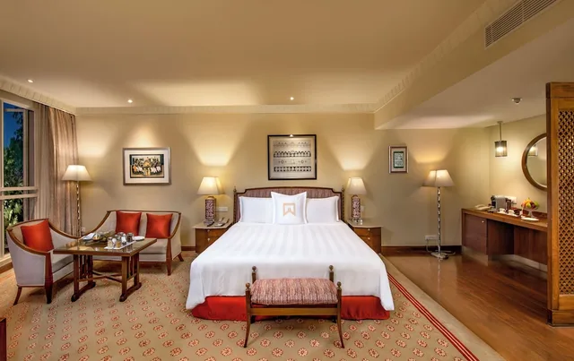Club, King Bed, City View, Itc Kakatiya 9/10