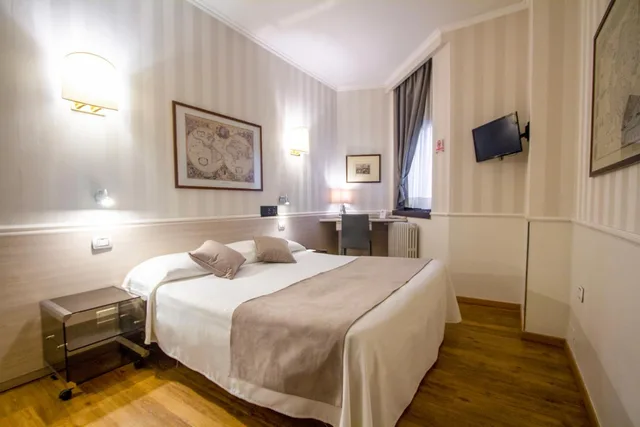 غرفة بسرير كوين، Flora Hotel Milan 8/10