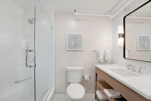 2 Bedrooms, 2 Queen Beds, Historic Wing، Newport Beach Hotel Suites 1/4