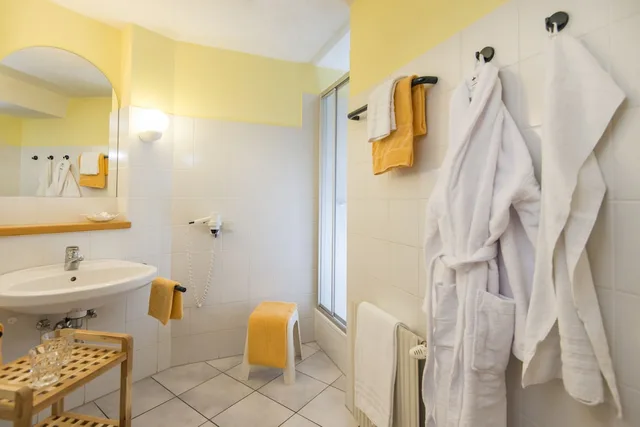 Comfort, Queen Bed, Hotel Das Gastein 8/8