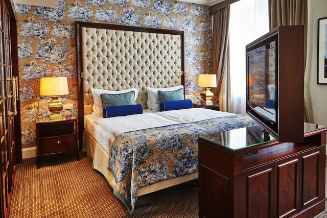 جناح تنفيذي بسرير كينج، STEIGENBERGER FRANKFURTER HOF 1/3