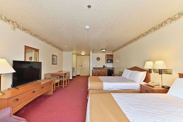 جناح جونيور بسريرين كوين، Murphys Suites 3/5