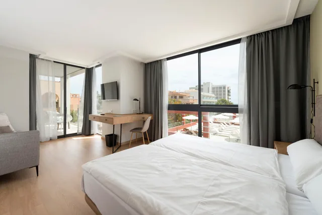Select, Double or Twin Bed, Balcony، Kyrat Amarac Suites 1/3