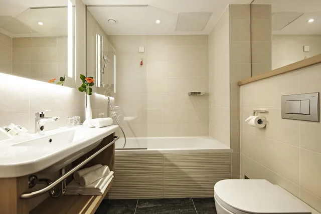 Room, Queen Bed, Park View, Balcony, Rikli Balance Hotel 3/4