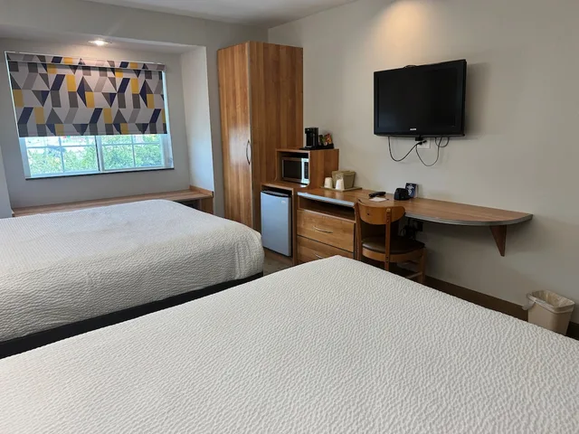 غرفة بسريرين كوين لذوي الإعاقة، Microtel Inn Suites By Wyndham Tuscumbia Muscle Shoals 5/10