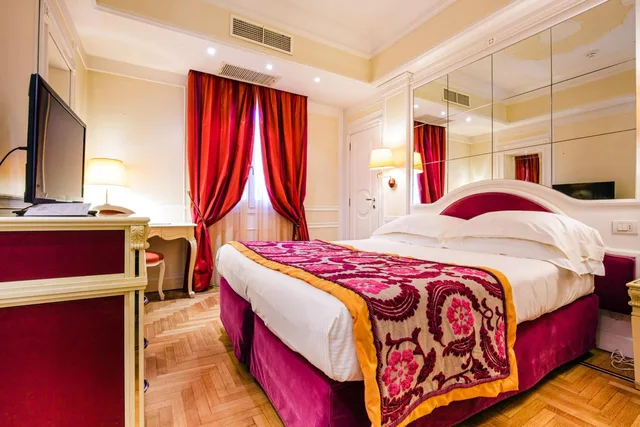 Basic, Double or Twin Bed, Grand Hotel Des Bains 2/6