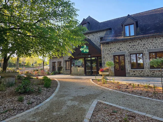 HOTEL LA MARJOLAINE، Mayenne 4/33