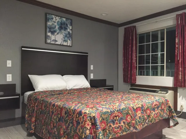 غرفة بسرير كوين، Starlight Inn Valley Blvd 2/4