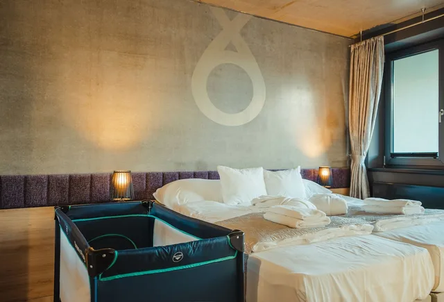 Onyx Luxury، Sarvar 7/50