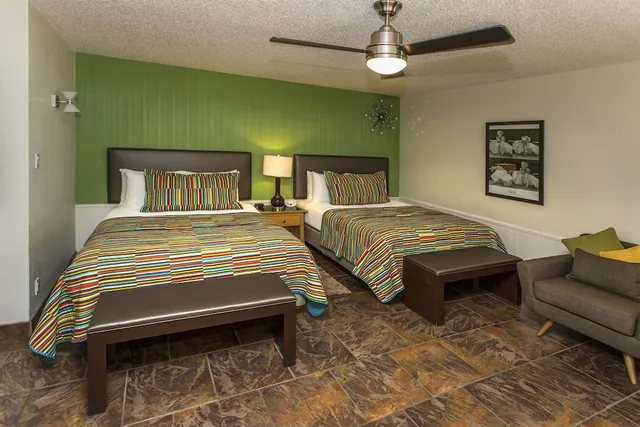 غرفة تنفيذية بسريرين كوين، Desert Riviera Hotel 1/6