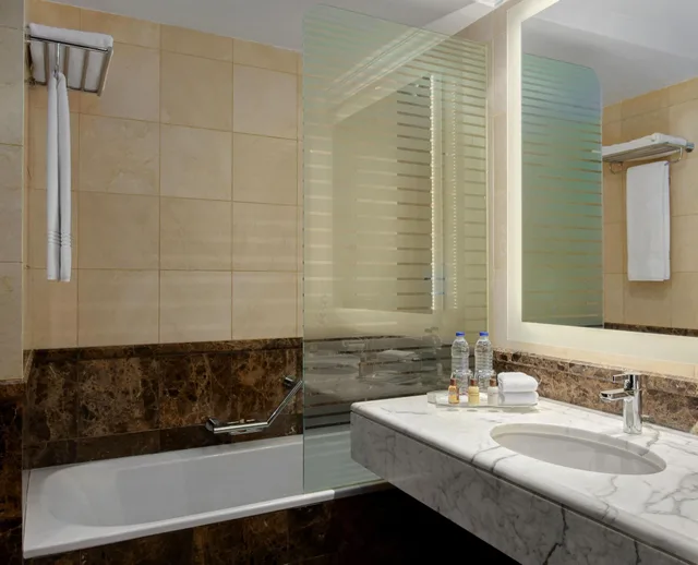 غرفة قياسية بسرير مزدوج، فندق وأبراج شيراتون الرياض(Sheraton Riyadh Hotel And Towers) 3/4