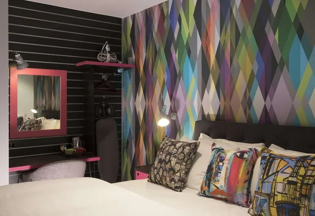 غرفة بسرير كوين، Village Hotel Bristol 3/5