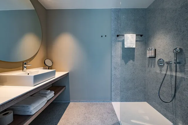 Superior, King Bed, Van der Valk Hotel Gent 2/4