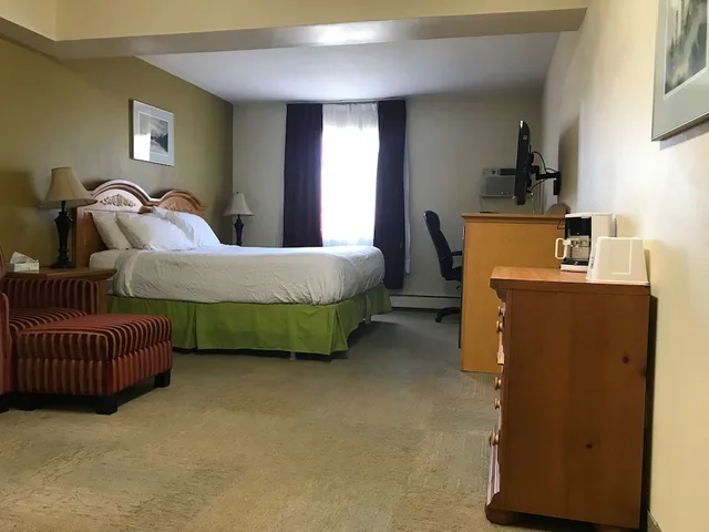 جناح ديلوكس بسرير كينج بمطبخ، Americas Best Value Inn Suites Anchorage Airport 2/3