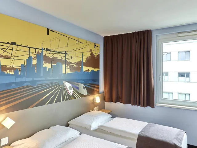غرفة بسريرين منفصلين، B&B Hotel Saarbrucken-Hbf 2/3