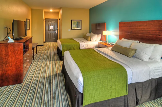 غرفة قياسية بسريرين كوين، Best Western Plus Patterson Park Inn 2/10