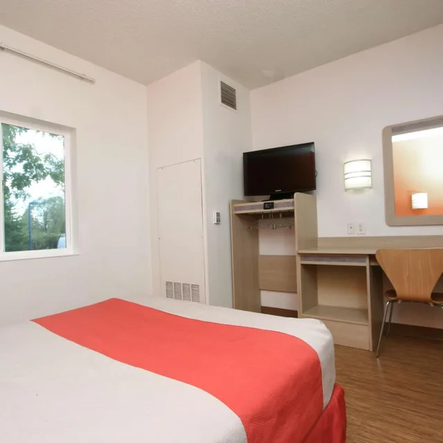 غرفة بسرير كوين، Motel6 Colchester VT - Burlington 1/10