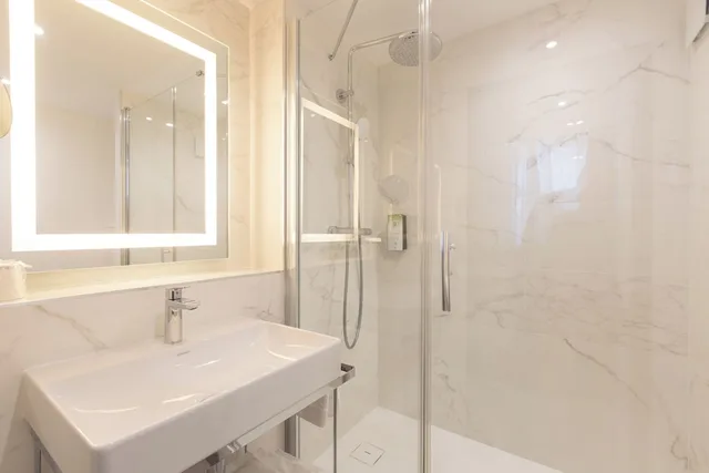غرفة قياسية ثلاثية بسرير مزدوج وسرير فردي، Four Points by Sheraton Reims Cathedrale 10/10